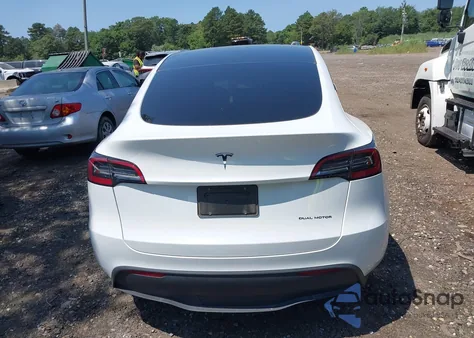 2024 Tesla Model Y Long Range Dual Motor All-Wheel Drive from USA, damaged, VIN 7SAYGDEE8RA290335